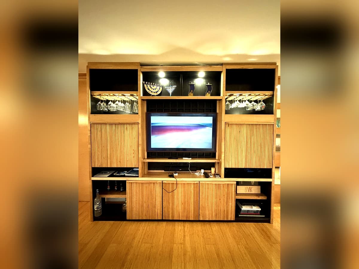 Mueble home theater, bar y cava a medida